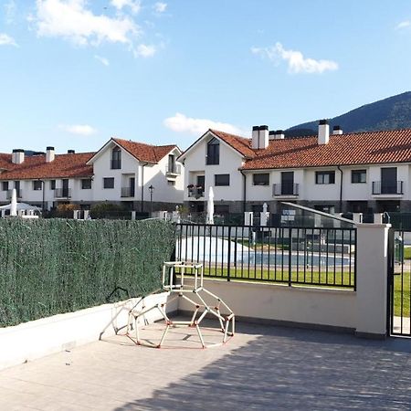 Villa Montes Pirineos Santa Cilia de Jaca Exterior photo